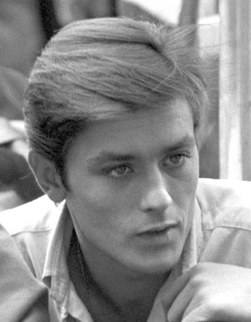 Alain Delon à travers le prisme de la Numérologie : Ce que ses nombres révèlent